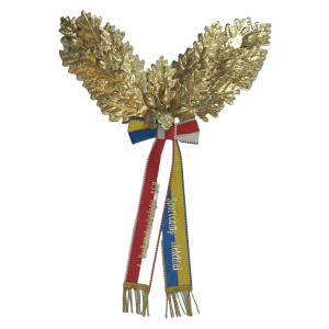 Kranzform als Doppelzweig, 26 Blatt, in Eiche, ganz gold, 7 Eicheln
